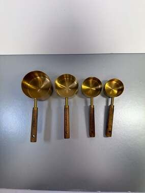 Hearth‎ & Hand with Magnolia Gold Measuring Cup Set with Acacia Wood Handles